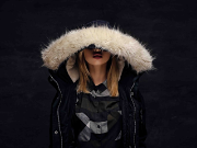 Bild Pelzimport - Jacke mit Pelzkaputze